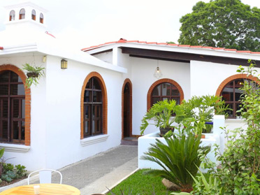the best hostels in Antigua