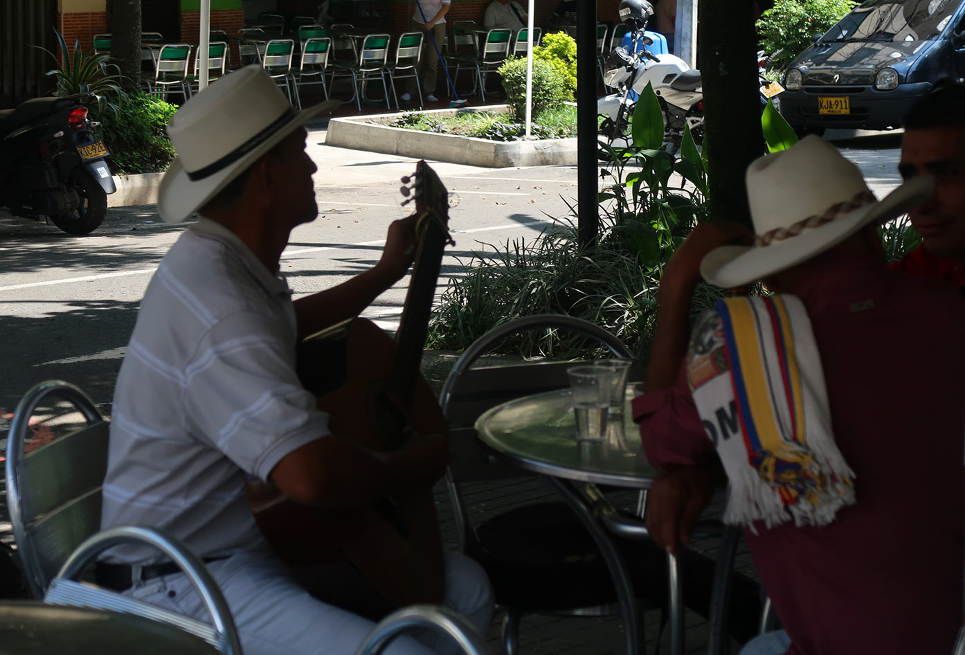 locals in colombia