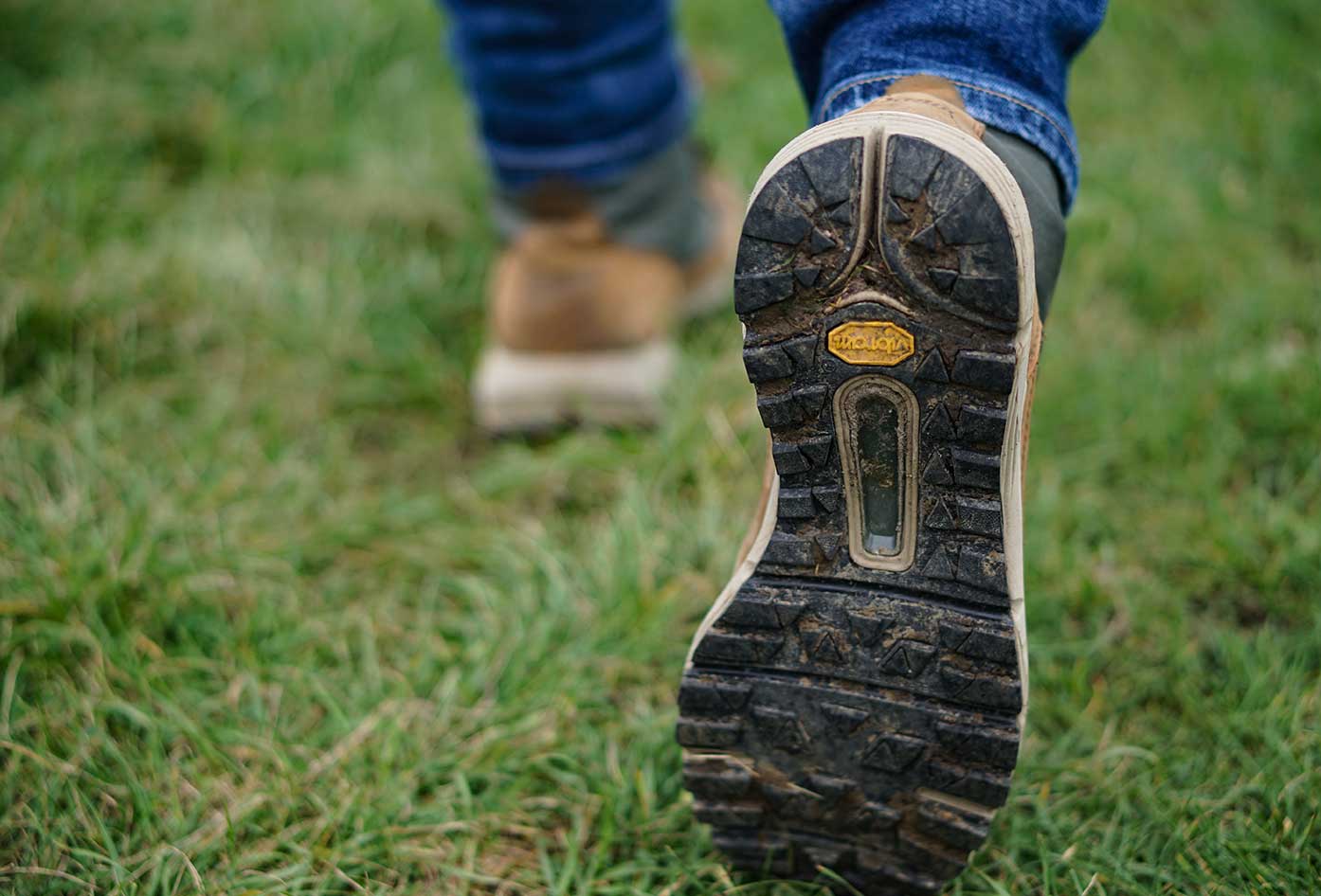 flat feet hiking shoes