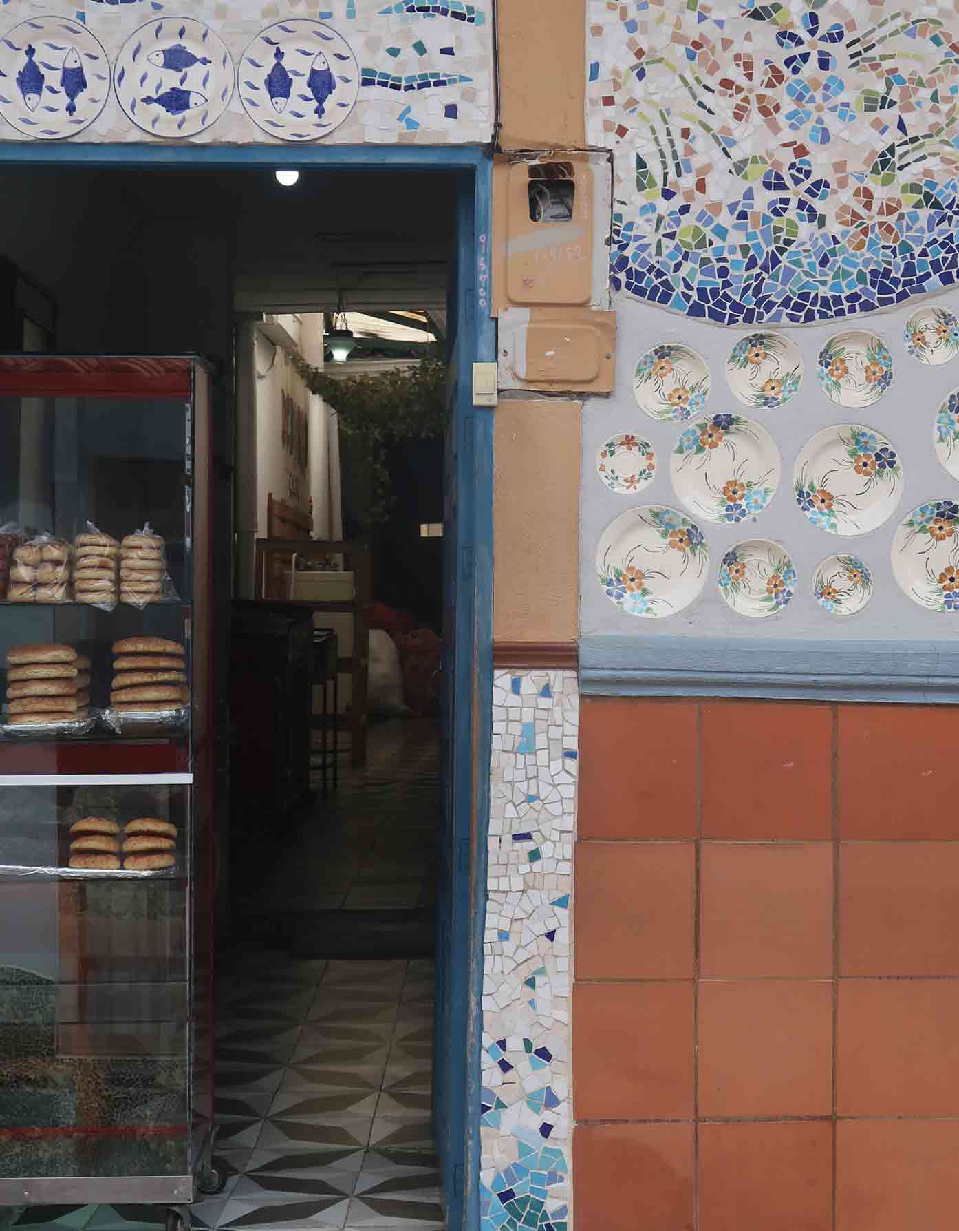 carmen de viboral ceramic street