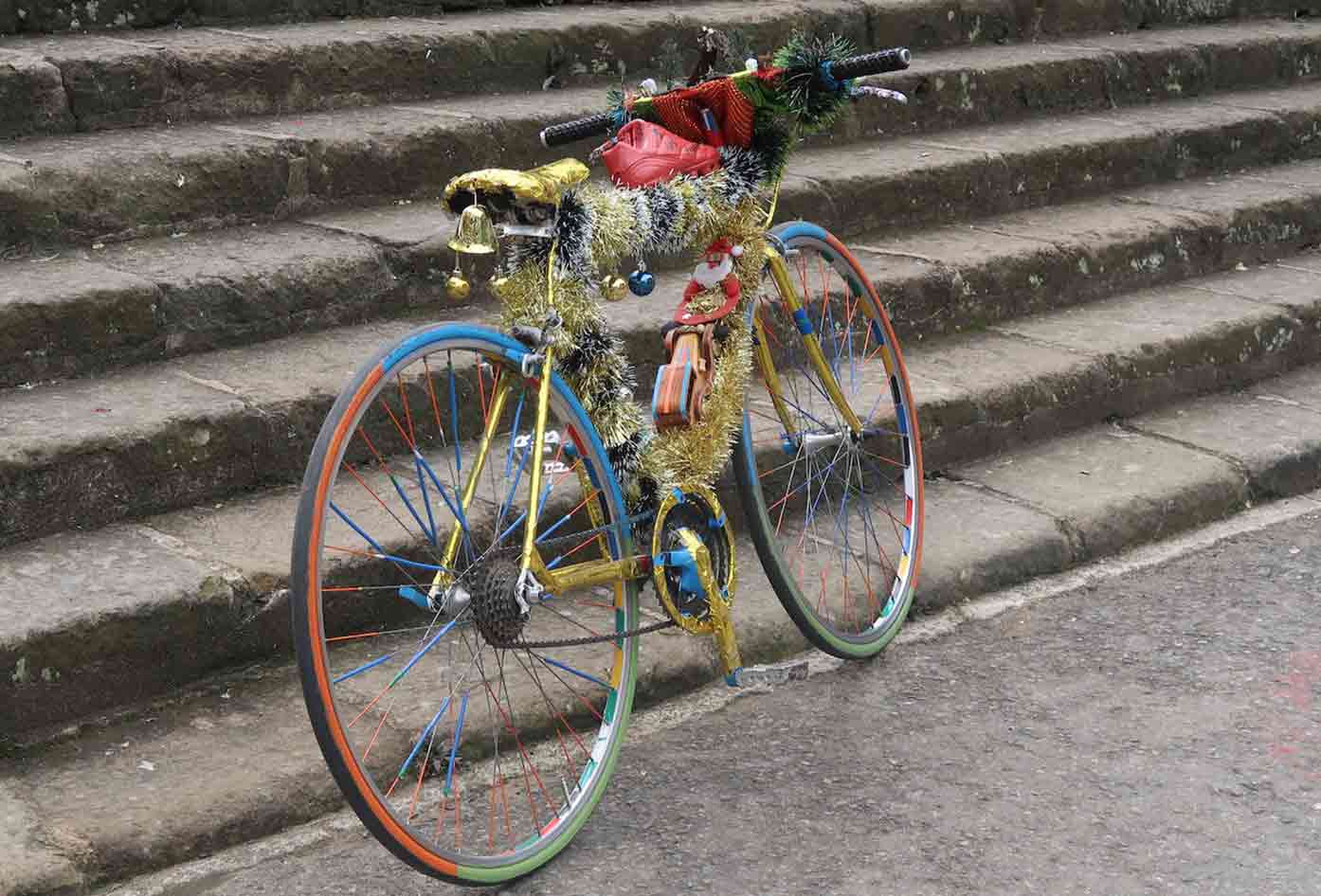 christmas colombia bike
