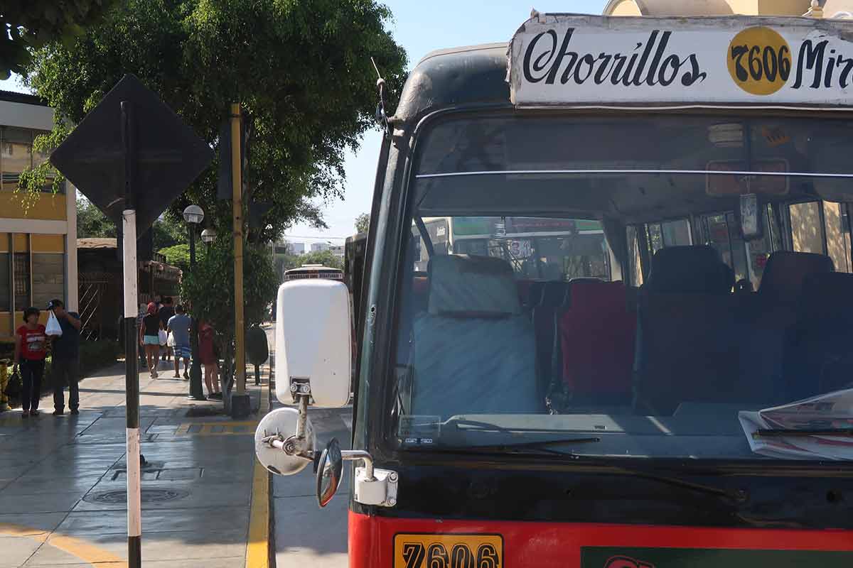 bus in lima peru
