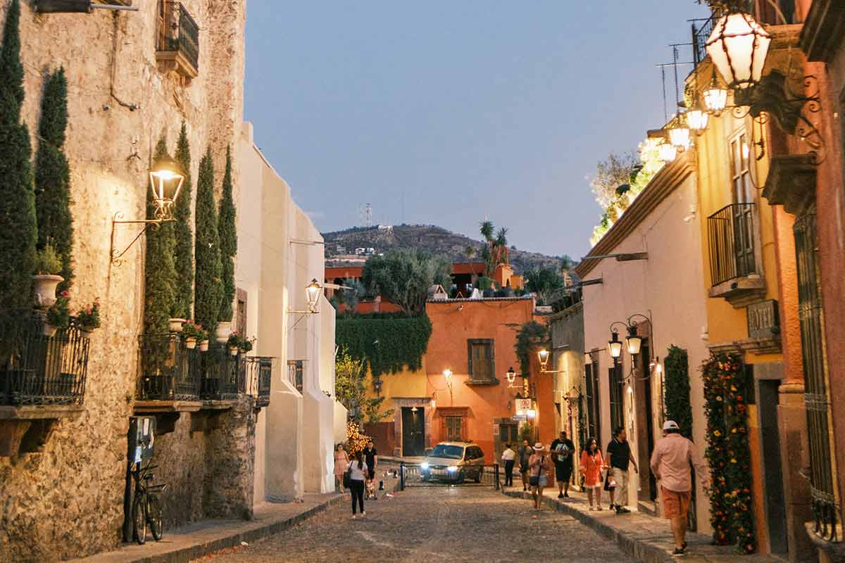 san miguel de allende at night
